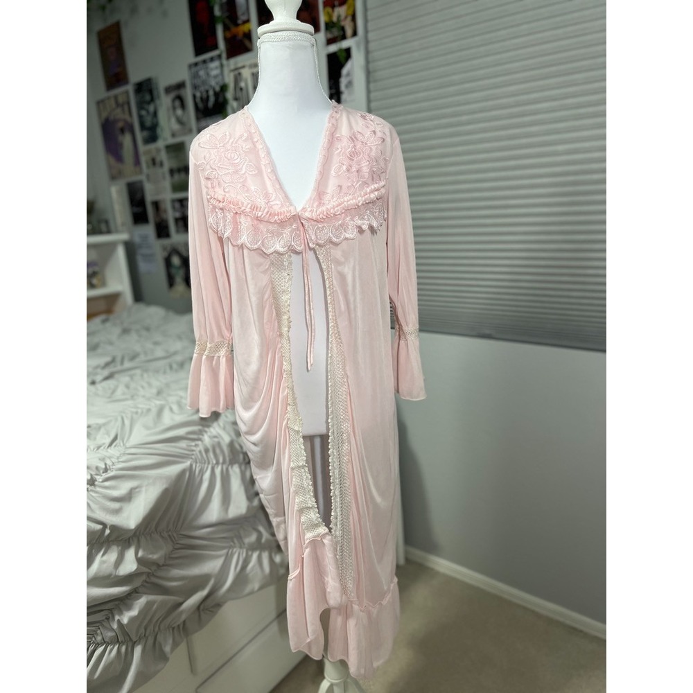 Vintage Sindrella Pink Embroidered Knit Robe w/ Lace – Size Medium – Cottagecore
